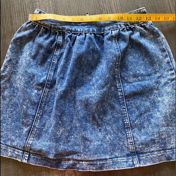 CHOCOLATE | acid wash denim skirt - Picture 5 of 7